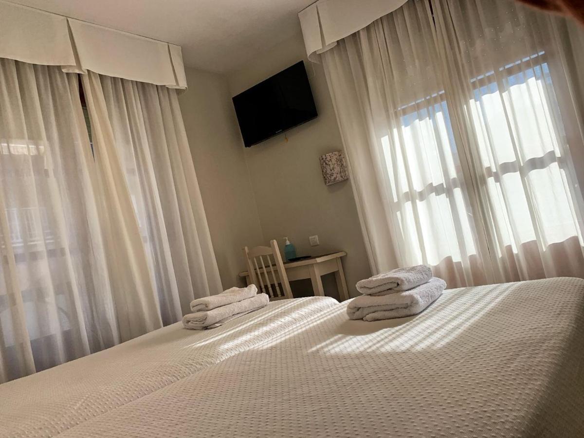 Hostal Restaurante Mendez Вильяфранка-дель-Бьерсо Экстерьер фото
