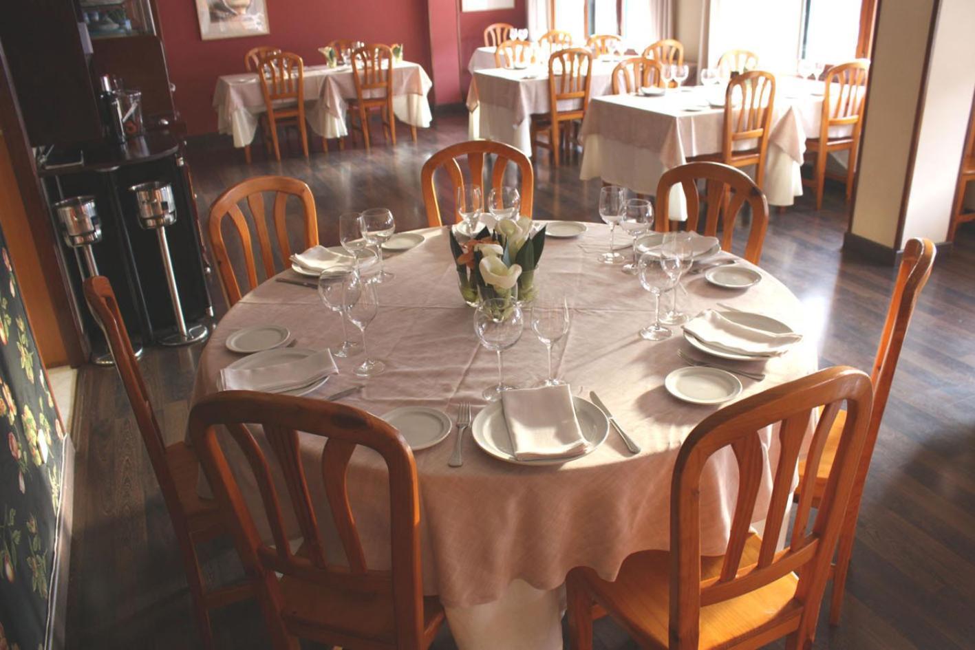 Hostal Restaurante Mendez Вильяфранка-дель-Бьерсо Экстерьер фото
