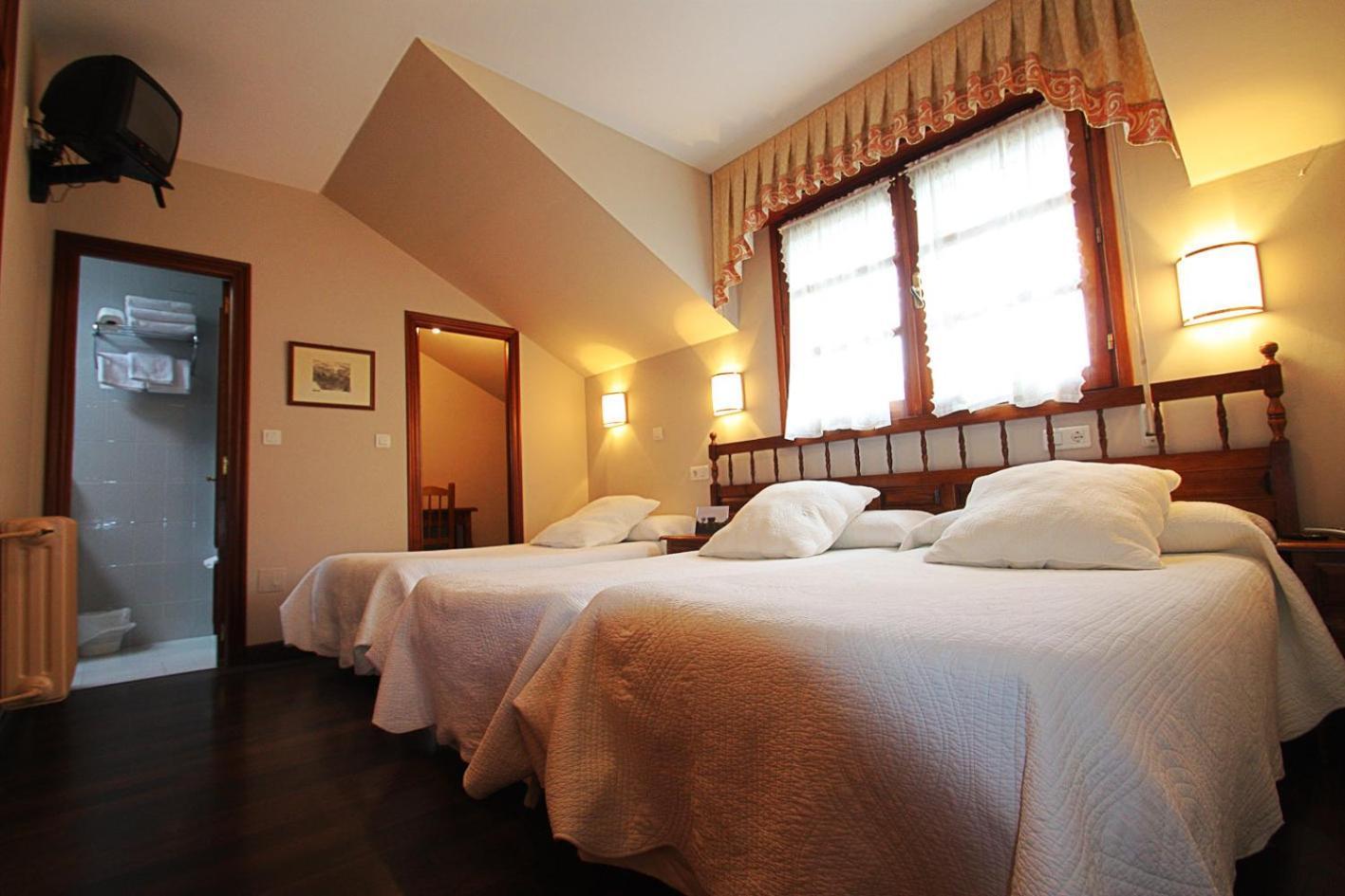 Hostal Restaurante Mendez Вильяфранка-дель-Бьерсо Экстерьер фото