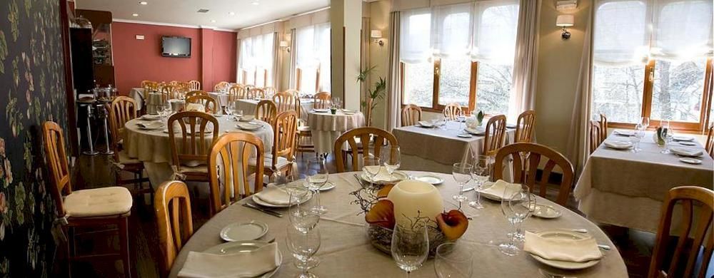 Hostal Restaurante Mendez Вильяфранка-дель-Бьерсо Экстерьер фото